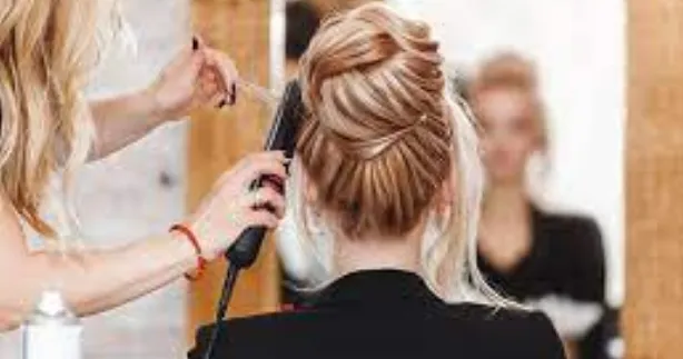 How much for a stylist. Most salons do not include a tip in the price of their services, so you have to think how much they deserve to be paid.