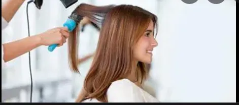 Most salons do not have a tip on the price of their services, so people have to decide how much they like to leave.